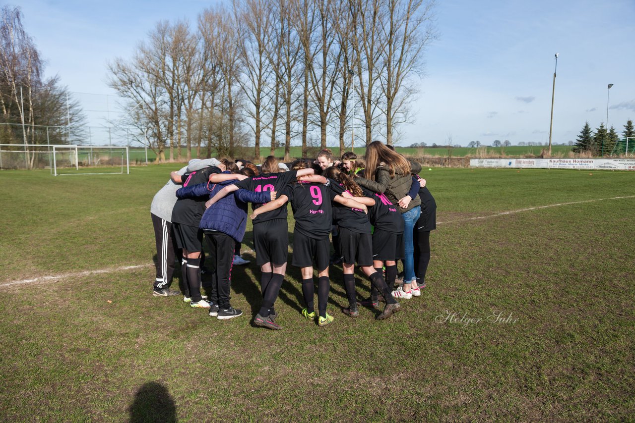 Bild 335 - C-Juniorinnen SV Steinhorst/Labenz - TSV Friedrichsberg-Busdorf : Ergebnis: 5:0